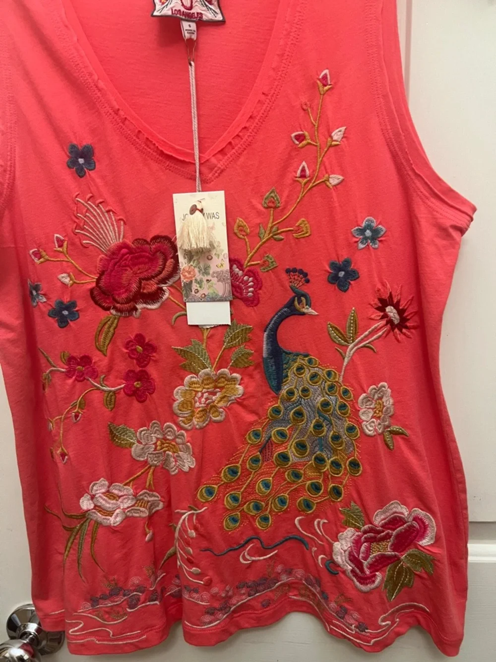 Johnny Was Celina embroidered tank top V-neck - Picture 3 of 9